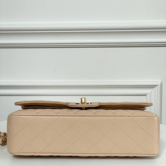 โSOLDโ Chanel M Classic Double Flap - Picture 5 of 16